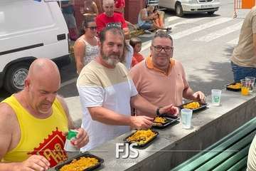 Lomo Magullo celebra el Día del Vecino en plena ola de calor/Francisco Javier Santana.